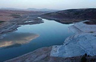 Kuraklık etkisini gösterdi: Uzunlu Barajı gözle...