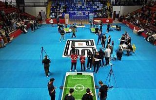 Kütahya’da Ulusal Robot Yarışması renkli görüntülere...
