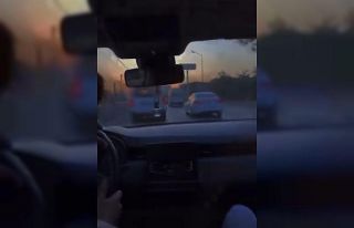 Makas atarak trafiği tehlikeye attı, o anları kayda...