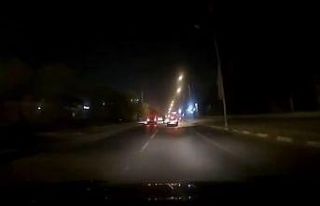 Makas atmaya çalıştı, motosiklete çarptı