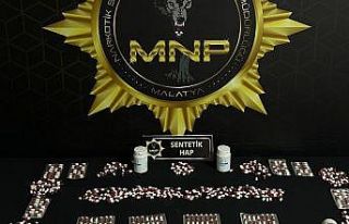 Malatya’da 898 adet uyuşturucu hap ele geçirildi:...