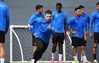 Manisa FK, Sarıyerspor maçının hazırlıklarını...