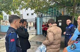 Manisa’da okul önlerinde seyyar satıcı denetimi