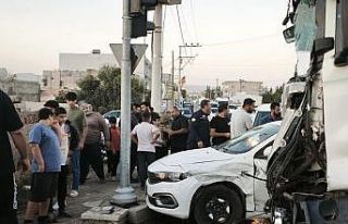 Mardin’de tır ile otomobil çarpıştı: 1 yaralı