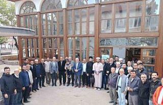 Menteşe’de vatandaşlar Kurşunlu Camii’nde sabah...
