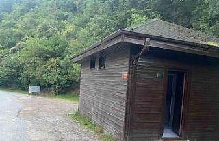 Mesire alanındaki şadırvanı tahrip ettiler