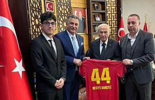 MHP lideri Devlet Bahçeli, YMS yönetimini kabul...