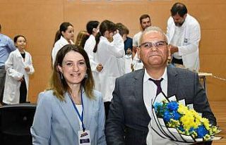 Minik öğrenciler yavru köpeklerin kalp atışını...