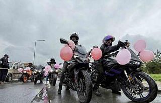 Motorları farkındalık için çalıştı: Meme kanserine...