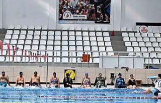 Muratpaşa’da ücretsiz yüzme eğitimleri başladı