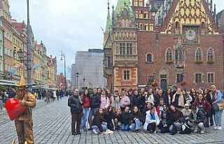 Nilüferli kız çocukları Polonya’da farklı kültürlerle...