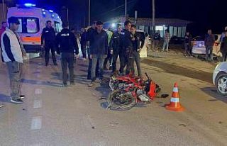 Otomobil ile motosiklet çarpıştı: 3 yaralı