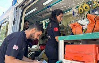 Otomobilin çarpıştığı yaya yaralandı