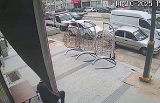 Otomobilin çarptığı yaşlı adam yaralandı: Kaza...