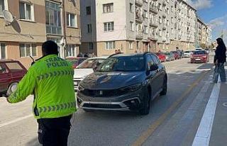 Otomobilin çarptığı yaşlı kadının durumu ağır