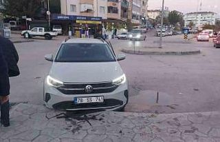 Otomobilin çarptığı yaya yaralandı