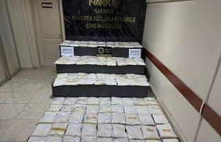 Otoyolda tarihi operasyonda göz altına alınan şüpheli...