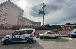 Özel eğitim öğrencisi okulda arkadaşını makasla...