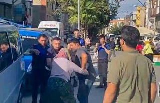 Pazar yerinde seyyar satıcı kadına zabıtadan orantısız...