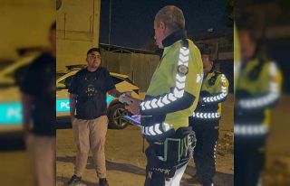 Plakasız trafiğe çıkan sürücü ‘dur’ ihtarına...