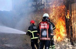 Sakarya’da ahşap atölyesinde korkutan yangın