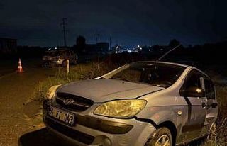 Sakarya’da iki otomobil çarpıştı: 3 yaralı