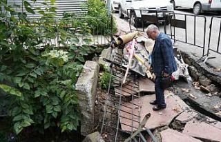 Samsun’da istinat duvarı ve kaldırım çöktü:...