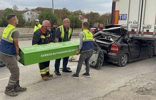 Samsun’da otomobil tırın altına girdi: 23 yaşındaki...