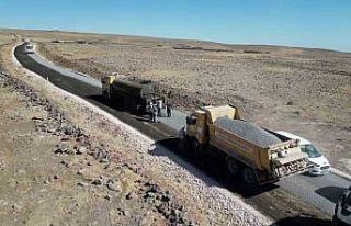 Şanlıurfa Büyükşehir Belediyesi kırsaldaki yolları...