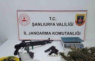 Şanlıurfa’da uyuşturucu madde ile silah ele geçirildi
