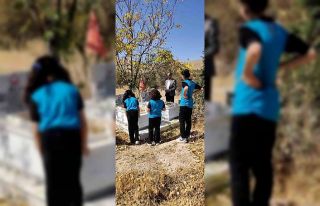 Şehit öğretmenler kabirleri başında anıldı