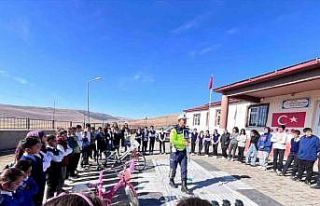 Selim’de öğrencilere trafik eğitimi