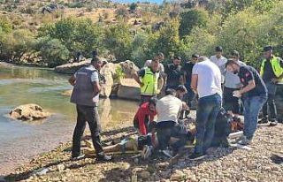 Serinlemek için girdiği suda hayatını kaybetti