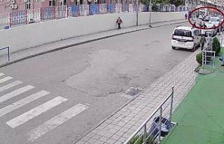 Siirt’te otomobilin çocuğa çarpma anı güvenlik...