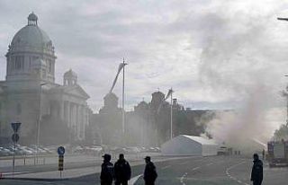 Sırbistan parlamentosu önünde silahlı saldırı