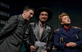 Sivas Devlet Tiyatrosu yeni sezonda perdelerini komedi...