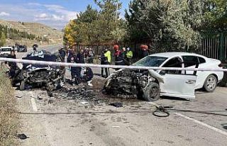 Sivas’ta iki otomobil çarpıştı: 1 ölü, 1 yaralı