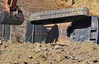 Söke’de iş makinesi devrildi: 1 yaralı