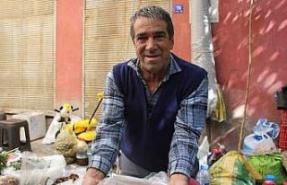 Sonbaharın kırmızısı kızılcık pazar tezgahlarında