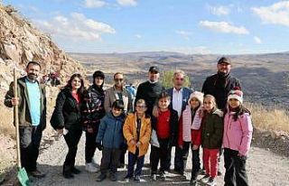 Talas Belediyesi’nden 29 Ekim’e anlamlı ağaç...