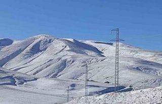 Taşlıçay’da kar yağışıyla Gündoğdu köyü...
