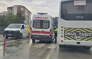 Ters istikamete dönmeye çalışan kamyonete motosiklet...