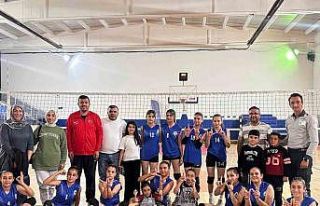 Tomarzalı Belediyespor Kız Voleybol Takımı galibiyete...