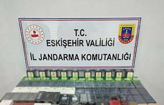Toplam değeri 550 bin TL olan 164 adet kaçak parfüm...