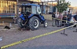Traktörü tamir ederken sıkışan genç ağır yaralandı
