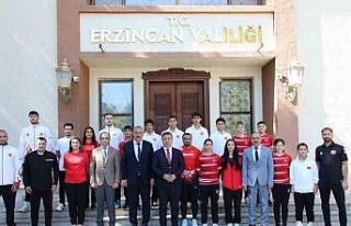Vali Aydoğdu, sporcuları makamında ağırladı