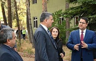 Vali Çiftçi, restorasyon çalışmalarını yerinde...