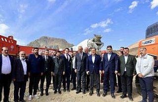 Vali Usta, AFAD konutlarını inceledi