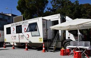 Vezirköprü’de Kızılay’a kan bağışı