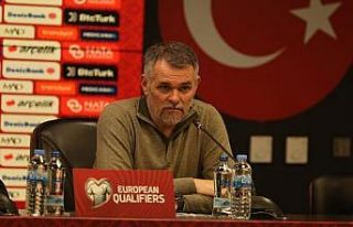 Willy Sagnol: "Türkiye güçlü bir takım"